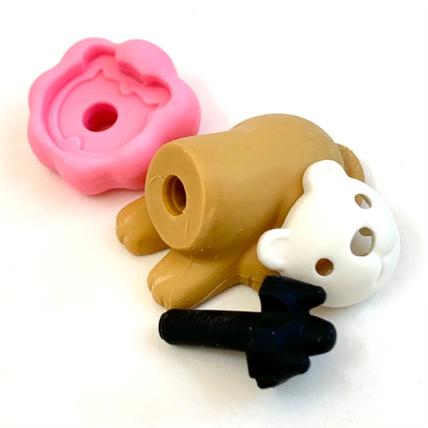38458 Iwako Colorz Lion -12 boxes