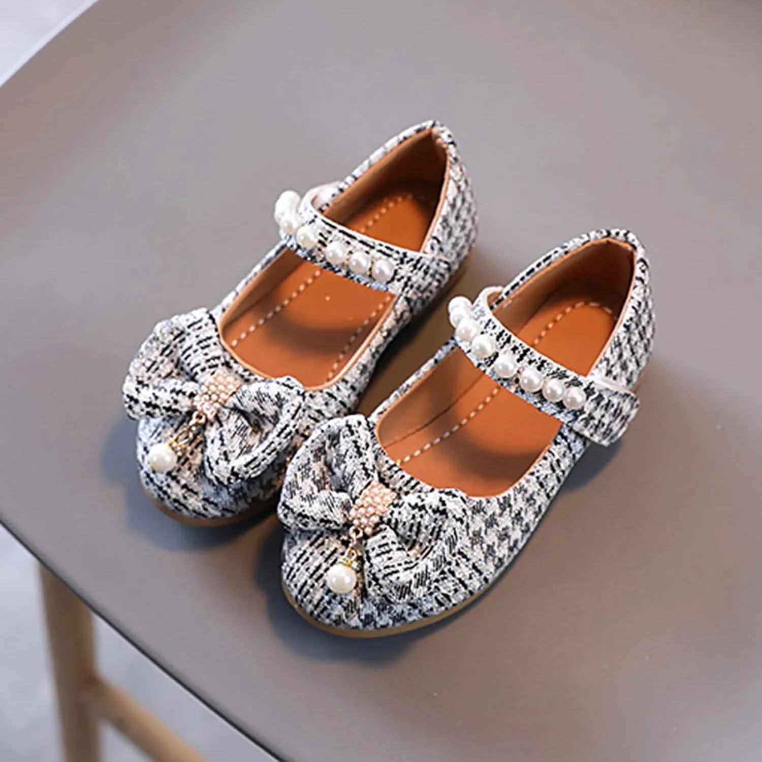 Children Flat Sole Shoes Girls Shoes Sandal Flower Bow Tie Shoes Hollow Flower Sandals Soft Sole Princess Shoes