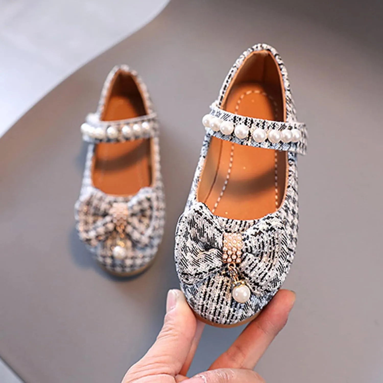 Children Flat Sole Shoes Girls Shoes Sandal Flower Bow Tie Shoes Hollow Flower Sandals Soft Sole Princess Shoes