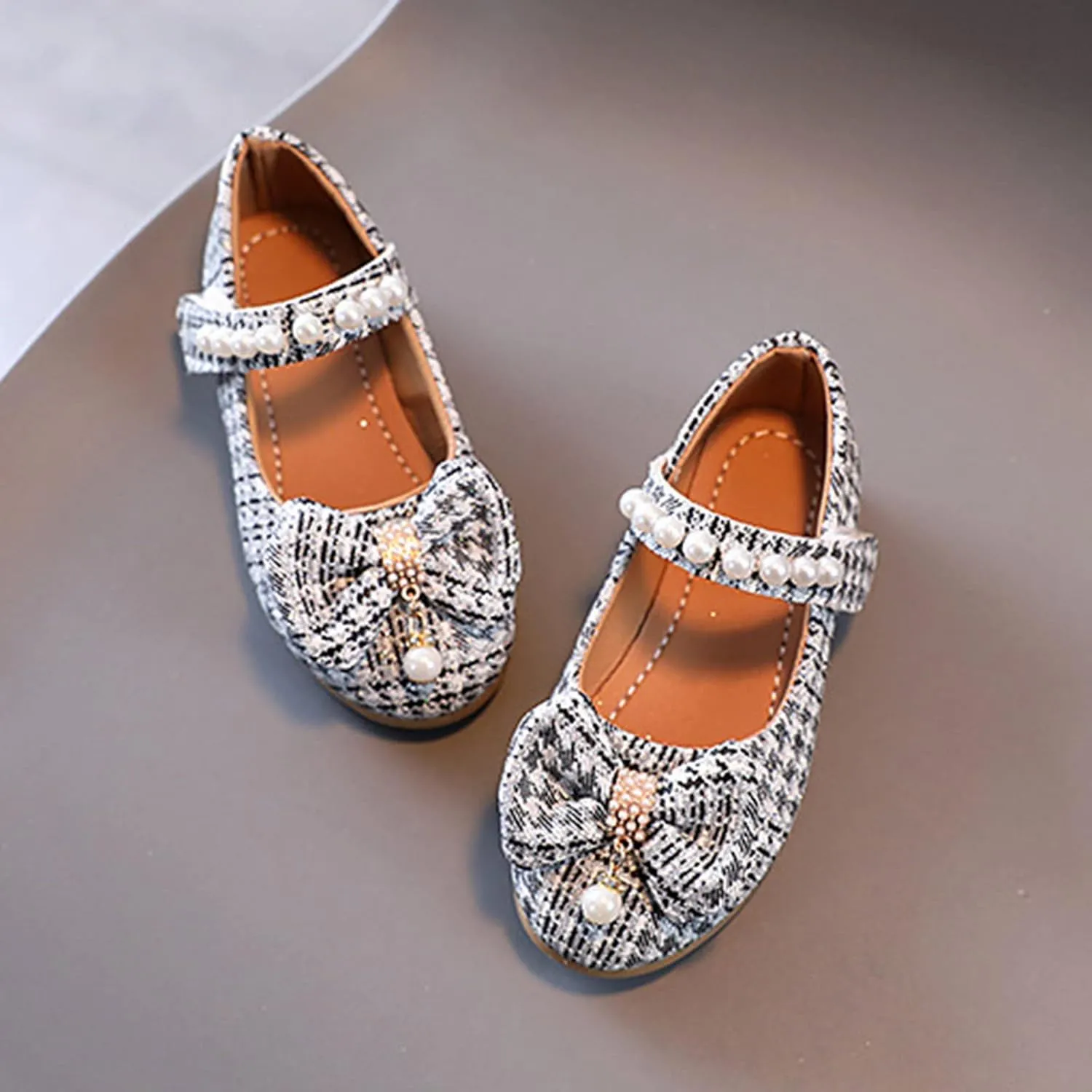 Children Flat Sole Shoes Girls Shoes Sandal Flower Bow Tie Shoes Hollow Flower Sandals Soft Sole Princess Shoes