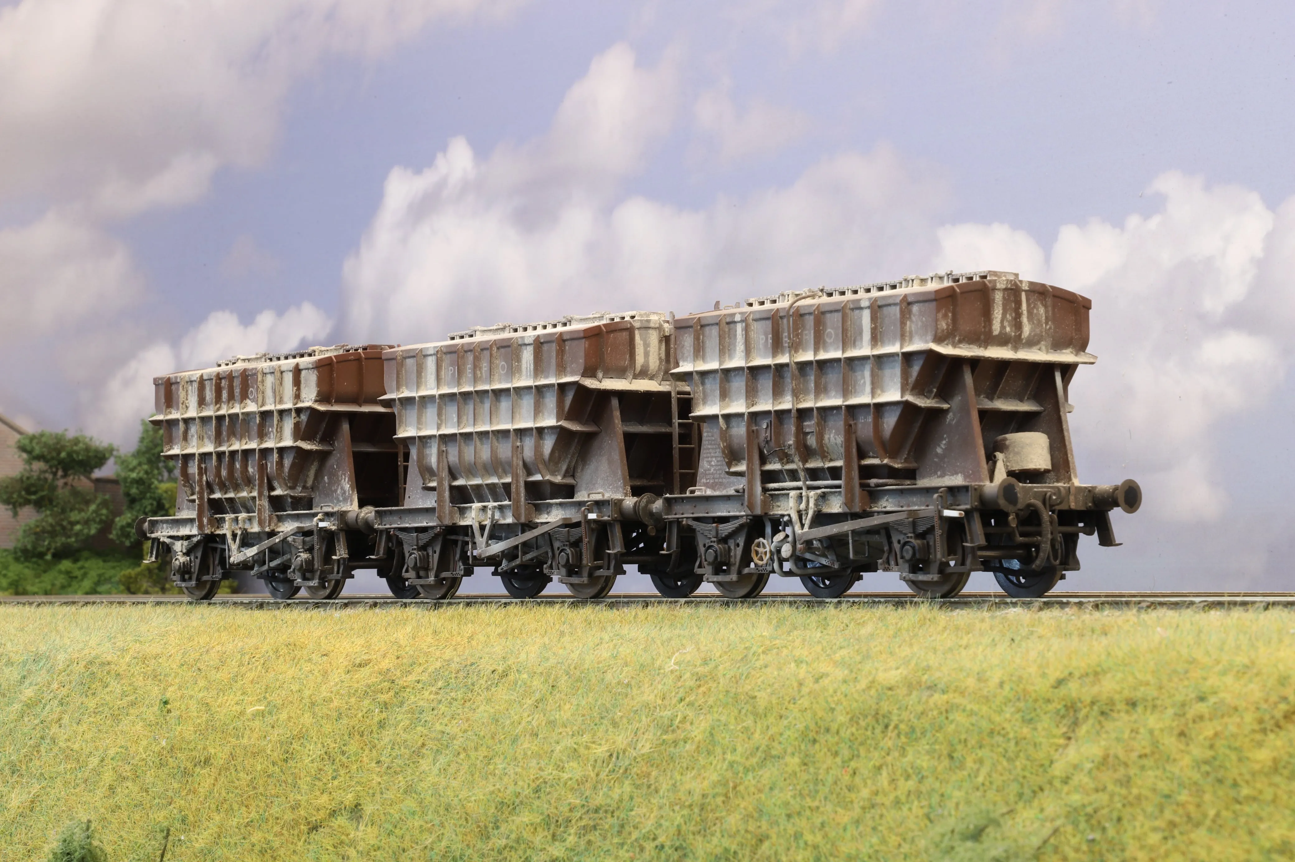 Ellis Clark Trains Finescale O Gauge Presflo Wagon (Single), BR Bauxite 'PRESFLO' , Weathered by Neil Armitage