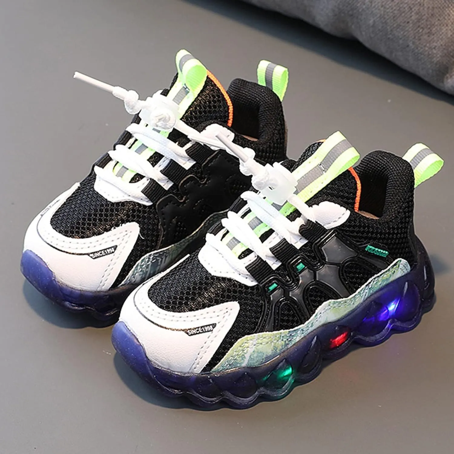 Fashion Light On LED Baby Shoes Casual Children Shoes Boy Sport Shoes Soft Sole Kids Sport Shoes Size 3