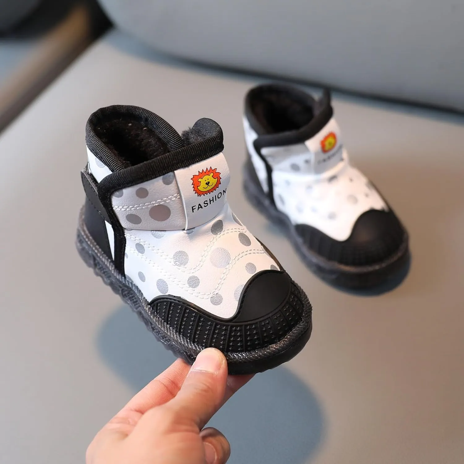 Kids Winter Fleeced Snow Boots Baby Boys Girls Light Up Boots with Warm Liing Toddler Slip Resistan Outdoor Shoes