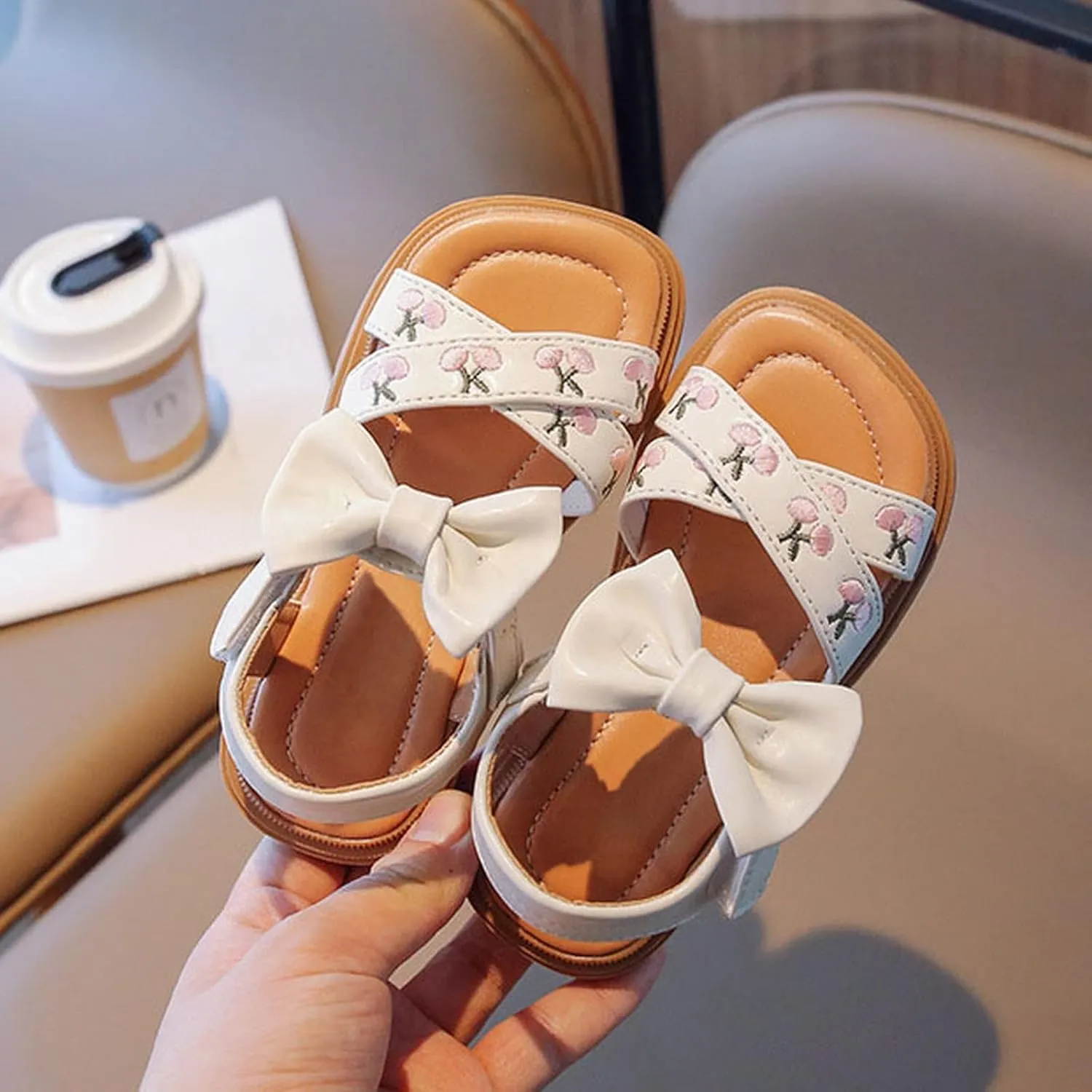 sfdgfhyf Unisex Kids Solid Color Foot Warmer Girls' Sandals Summer Baby Girls' Soft Sole Embroidered Children's Shoes