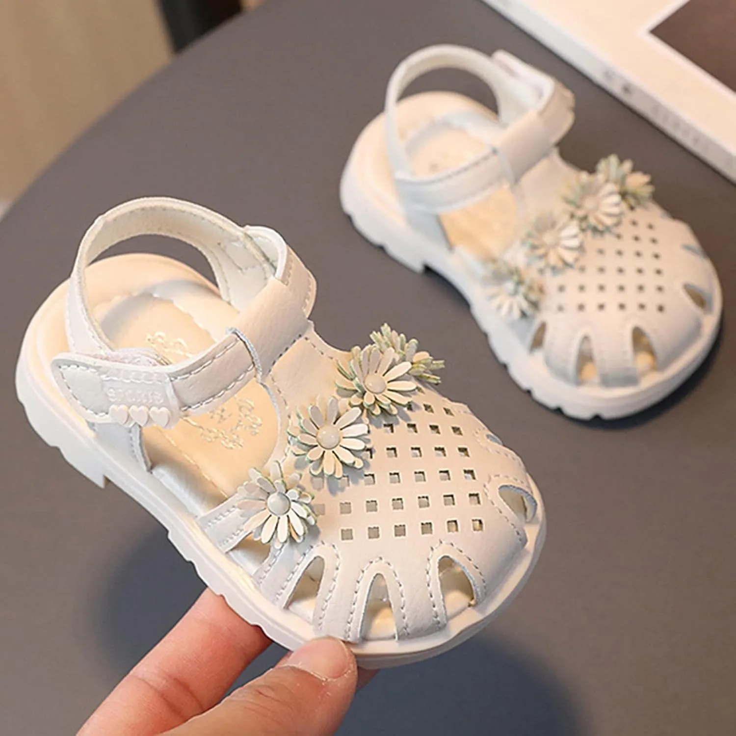 Toddler Girls Rubber Sandals Baby Soft Sole Princess Flat Shoes Girl Low Heel Flower Casual Dress Shoes